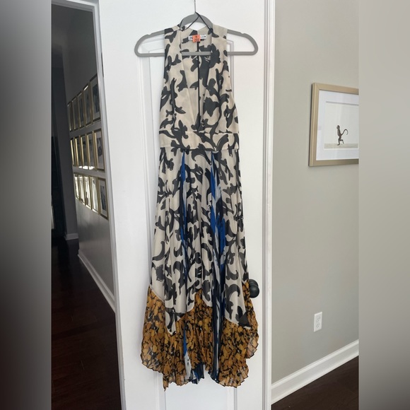 Zara Plunging Neckline Dress - Picture 3 of 5